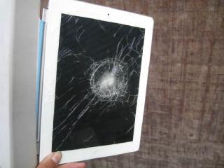 【二手苹果iPad 2平板电脑】个人转让碎屏苹果