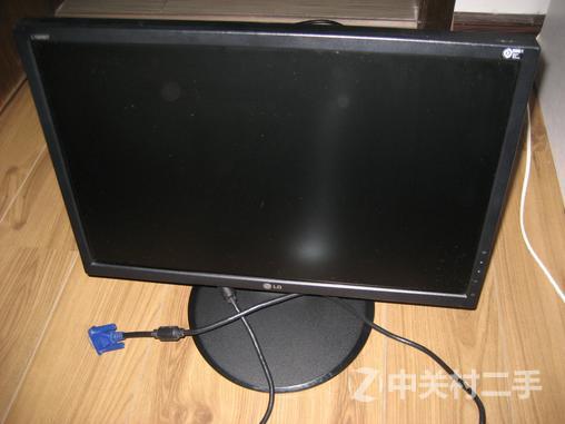 处理器:英特尔双核E2180 主板:联想LENOVO(英特尔 946GZ/PL/GL-ICH7) 内存:2GB(金士顿 DDR2 800MHz) 主硬盘:西数 WDC WD800JD-75JNA0(80GB/7200转/分) 显卡:Nvidia GeForce 8600GT(256M 128位 微星) 显示器:戴尔E173FP(17.1英寸) 光驱:三星DVD-ROM 运行非常稳定看高清玩网游办公都没问题,有兴趣来看机器键盘鼠标赠送